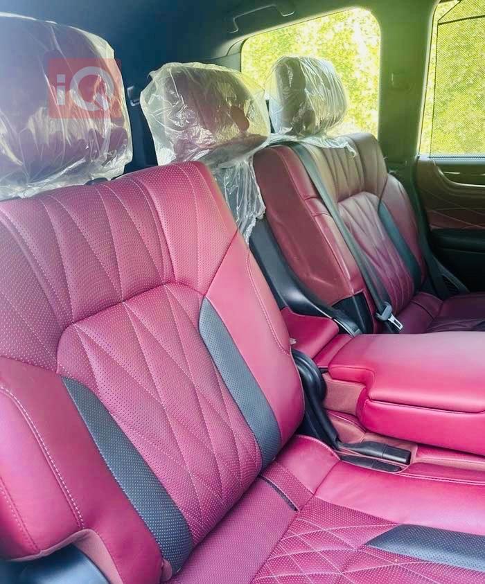 لێکزس LX